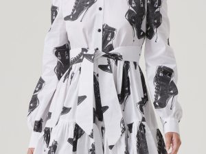 Vestido con tacón de aguja