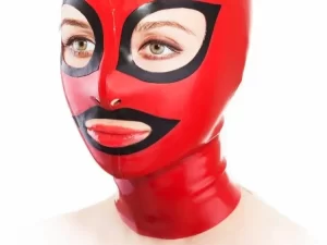Latexmasker met ritssluiting aan de achterkant en contrasterende ogen en mond